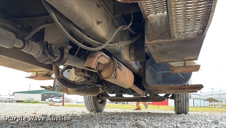 image for item EV3296 2003 International 4300 digger derrick truck