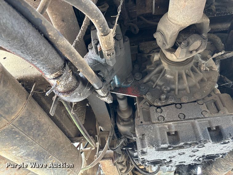 image for item EV3296 2003 International 4300 digger derrick truck