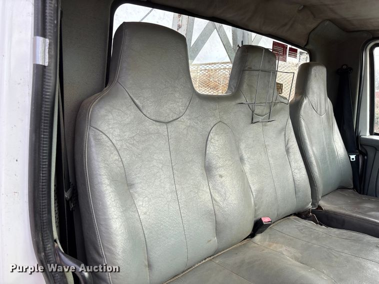 image for item EV3296 2003 International 4300 digger derrick truck