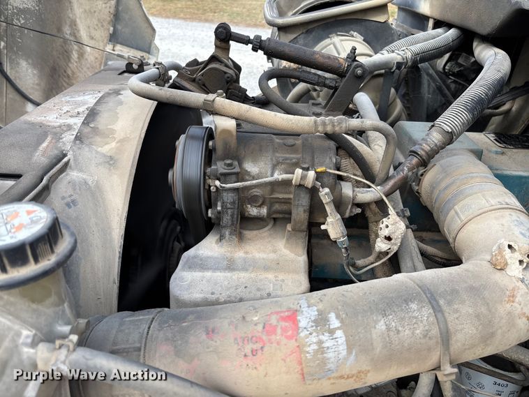 image for item EV3296 2003 International 4300 digger derrick truck