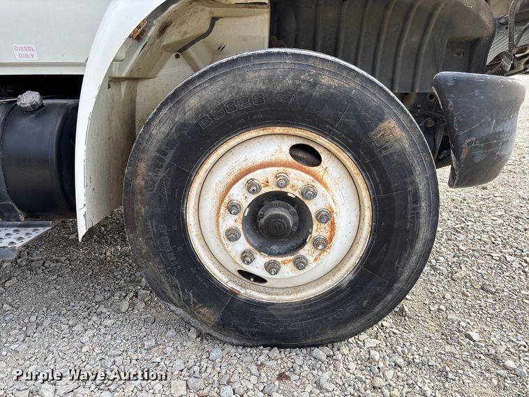 image for item EV3296 2003 International 4300 digger derrick truck