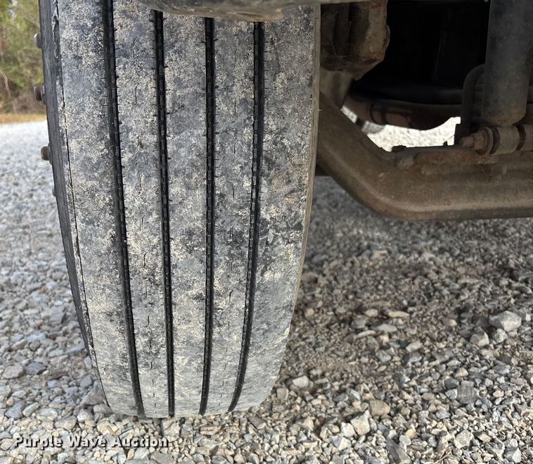 image for item EV3296 2003 International 4300 digger derrick truck