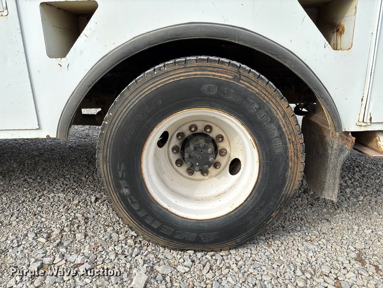 image for item EV3296 2003 International 4300 digger derrick truck