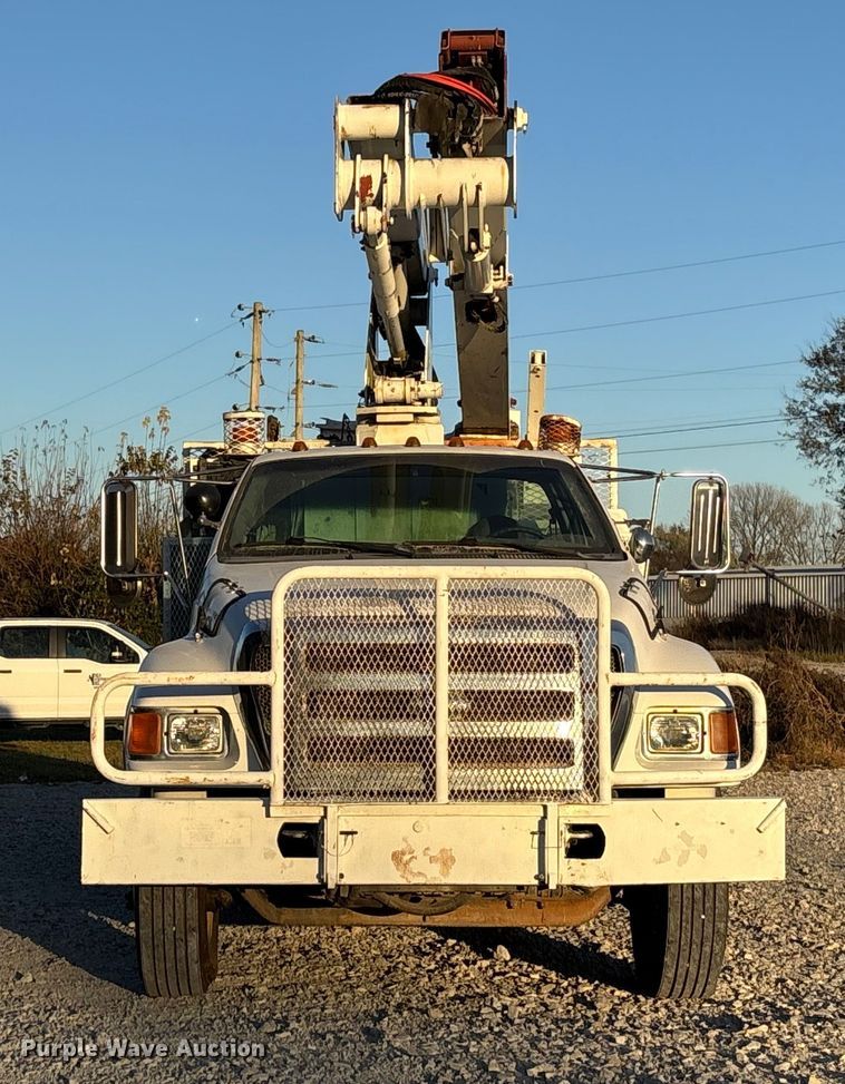 CAMIóN CON CANASTILLA 2007 FORD TEREX