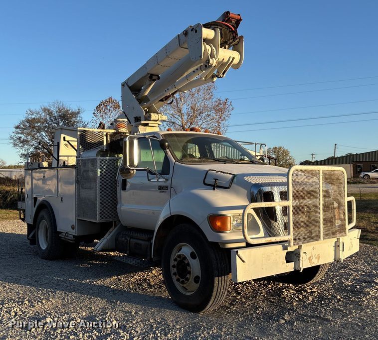 CAMIóN CON CANASTILLA 2007 FORD TEREX