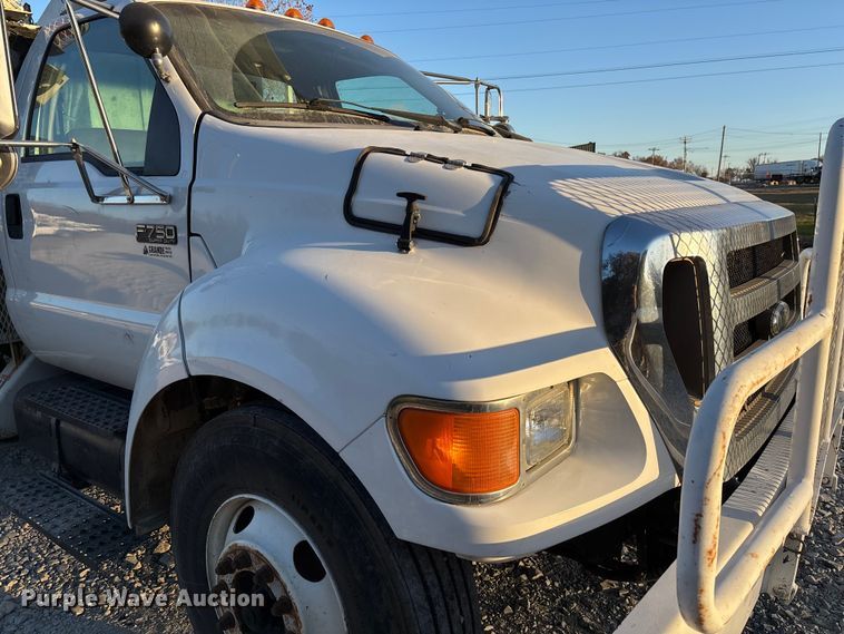 image for item EV3297 2007 Ford F750 Super Duty bucket truck