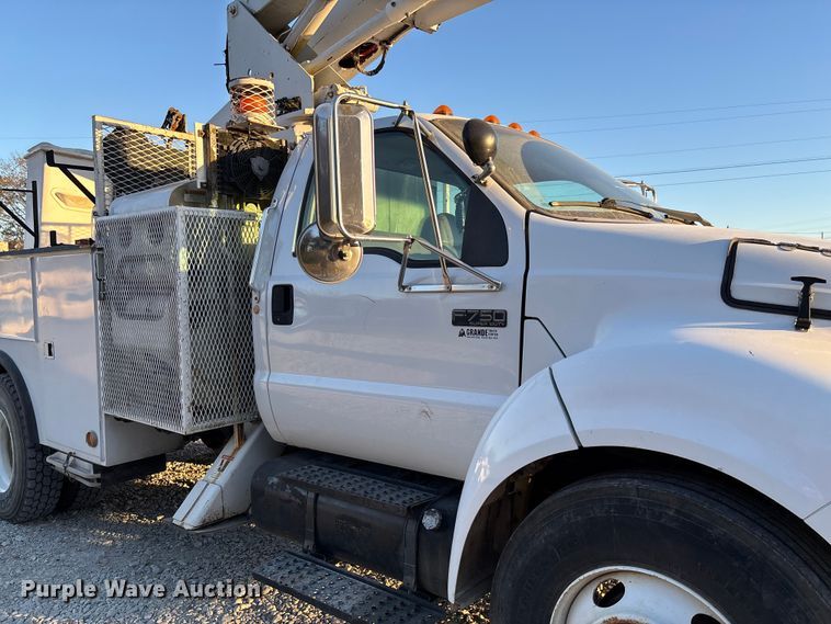 image for item EV3297 2007 Ford F750 Super Duty bucket truck