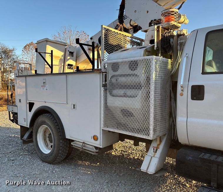 image for item EV3297 2007 Ford F750 Super Duty bucket truck