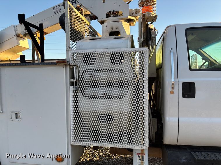 image for item EV3297 2007 Ford F750 Super Duty bucket truck