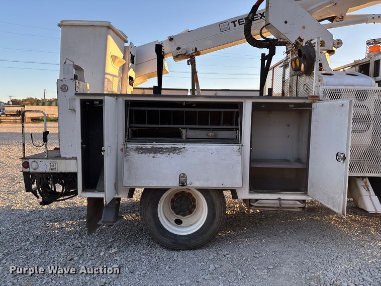 image for item EV3297 2007 Ford F750 Super Duty bucket truck