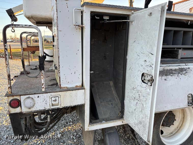 image for item EV3297 2007 Ford F750 Super Duty bucket truck