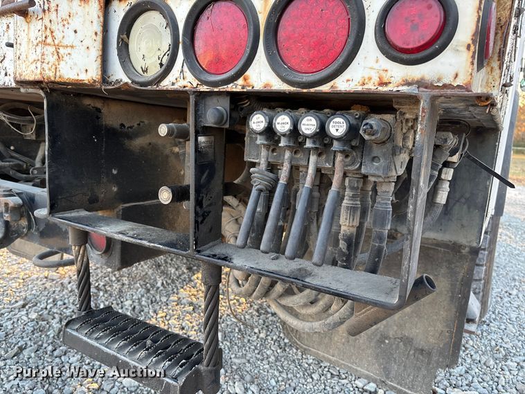 image for item EV3297 2007 Ford F750 Super Duty bucket truck