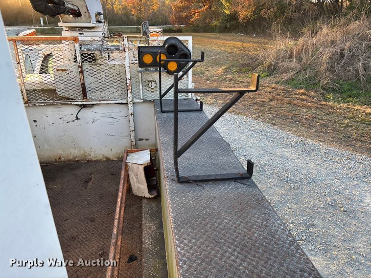 image for item EV3297 2007 Ford F750 Super Duty bucket truck