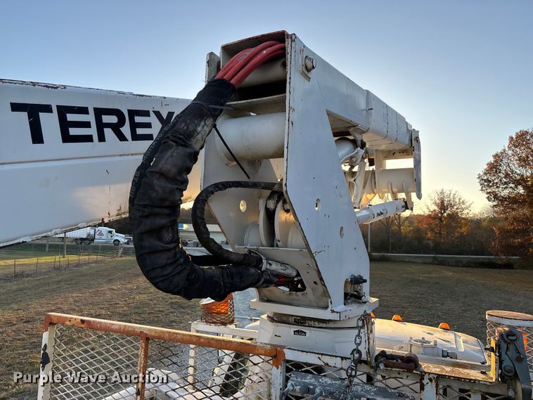 image for item EV3297 2007 Ford F750 Super Duty bucket truck