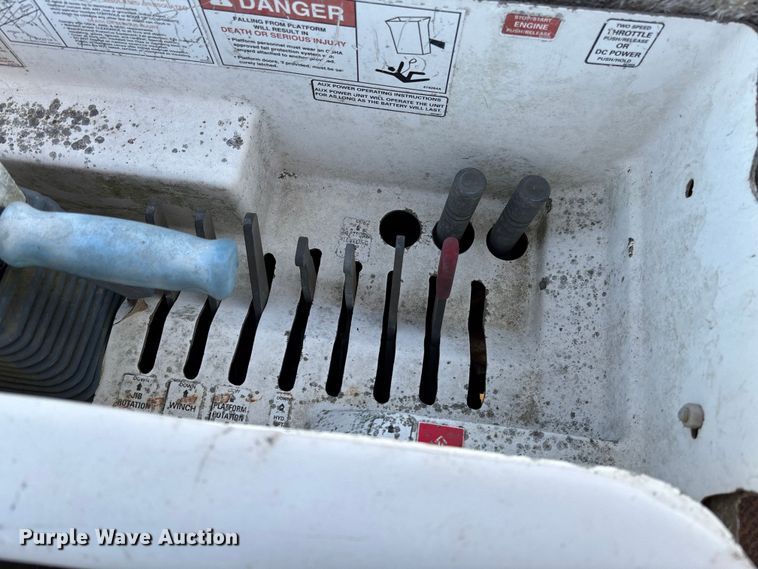 image for item EV3297 2007 Ford F750 Super Duty bucket truck