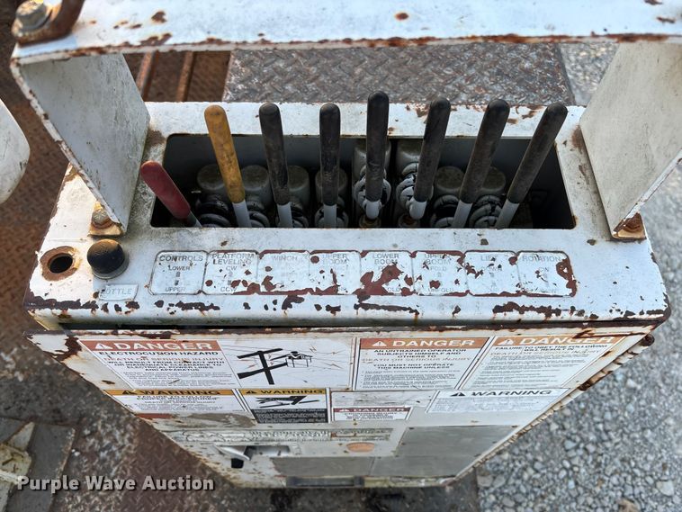 image for item EV3297 2007 Ford F750 Super Duty bucket truck