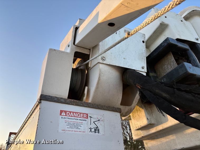 image for item EV3297 2007 Ford F750 Super Duty bucket truck