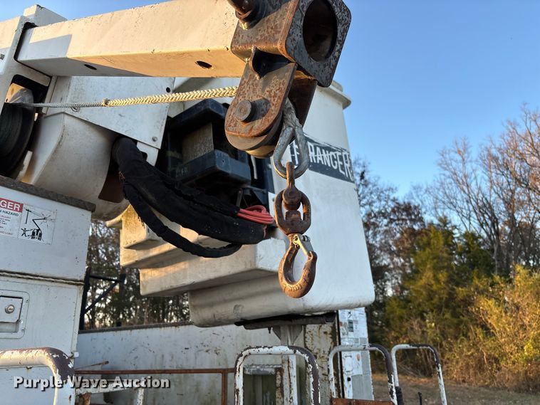 image for item EV3297 2007 Ford F750 Super Duty bucket truck