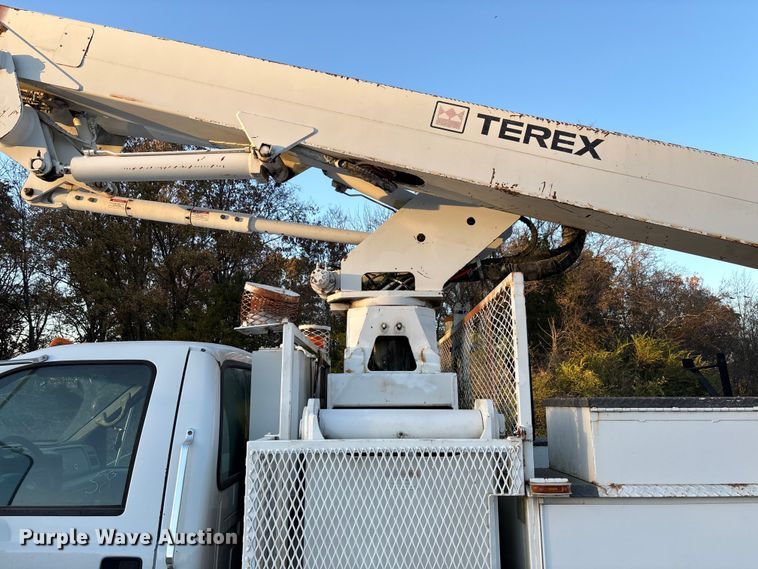 image for item EV3297 2007 Ford F750 Super Duty bucket truck