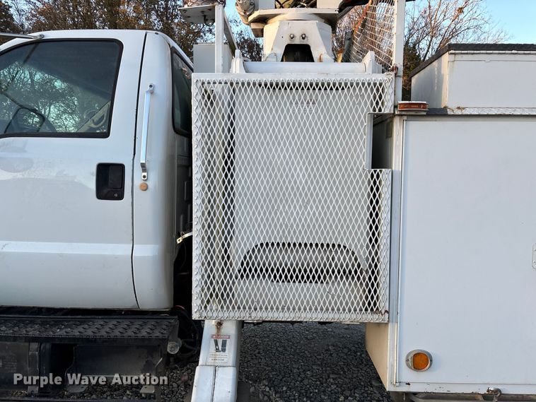 image for item EV3297 2007 Ford F750 Super Duty bucket truck