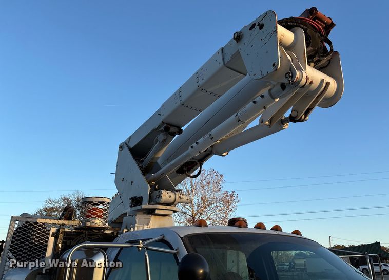 image for item EV3297 2007 Ford F750 Super Duty bucket truck