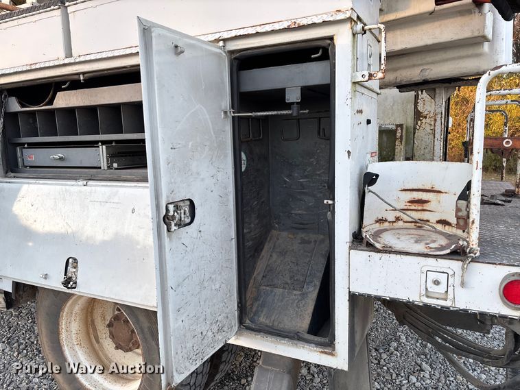 image for item EV3297 2007 Ford F750 Super Duty bucket truck
