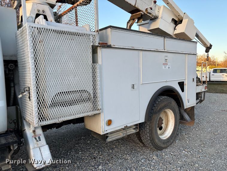 image for item EV3297 2007 Ford F750 Super Duty bucket truck
