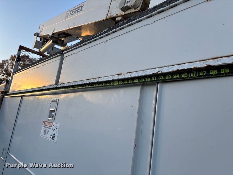 image for item EV3297 2007 Ford F750 Super Duty bucket truck