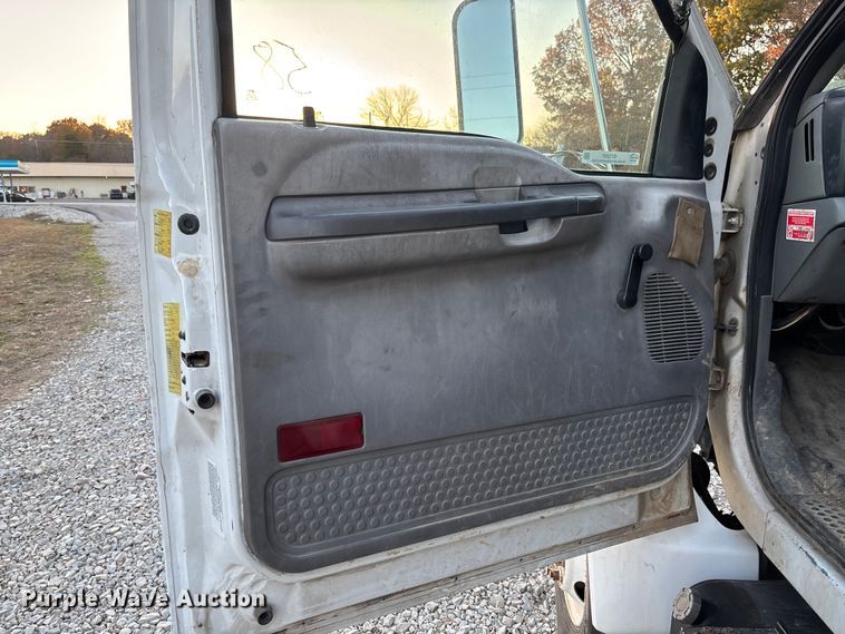 image for item EV3297 2007 Ford F750 Super Duty bucket truck