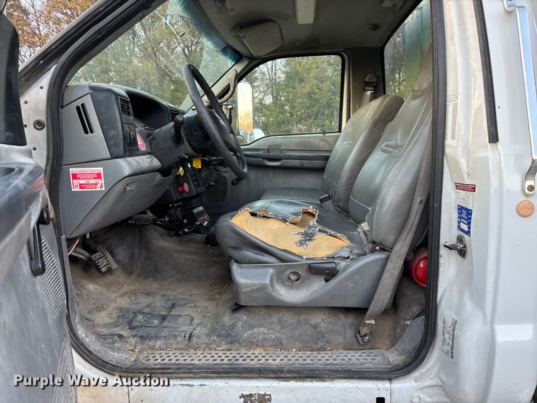 image for item EV3297 2007 Ford F750 Super Duty bucket truck