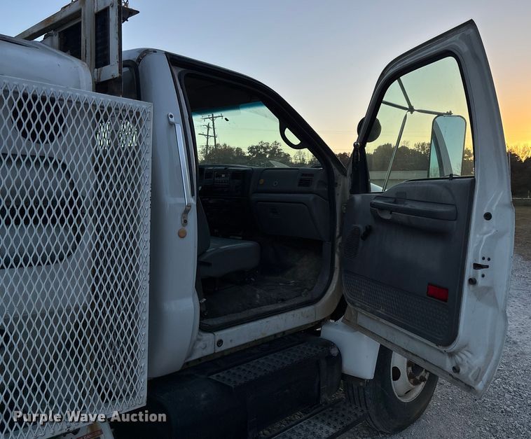 image for item EV3297 2007 Ford F750 Super Duty bucket truck