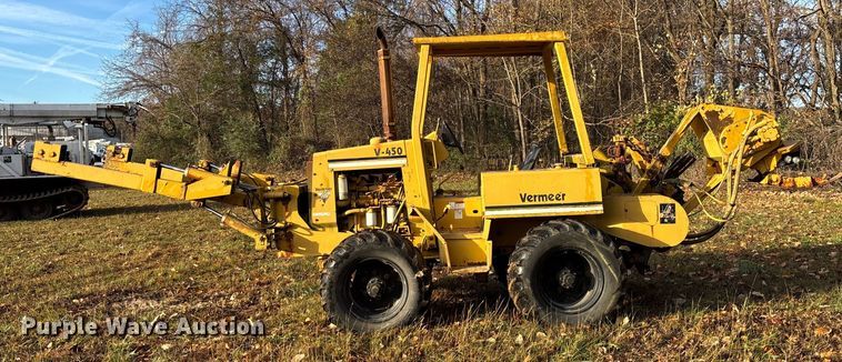 image for item EV3302 Vermeer V-450 vibratory cable plow