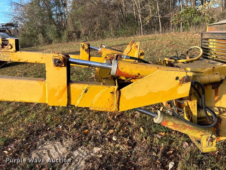 image for item EV3302 Vermeer V-450 vibratory cable plow