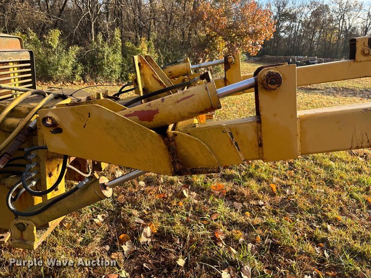 image for item EV3302 Vermeer V-450 vibratory cable plow