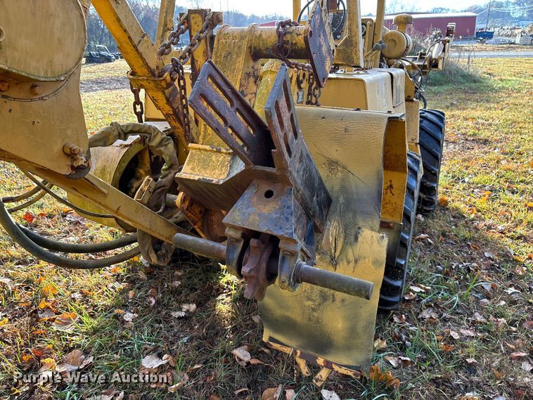 image for item EV3302 Vermeer V-450 vibratory cable plow