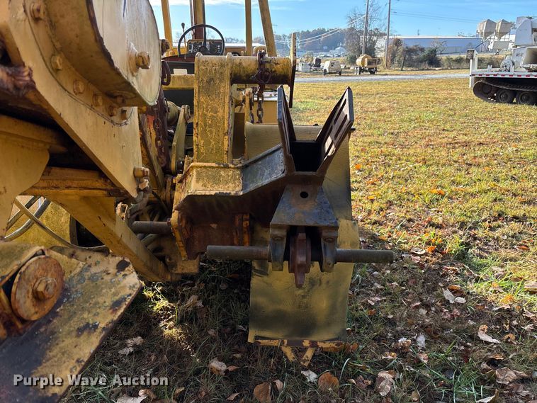 image for item EV3302 Vermeer V-450 vibratory cable plow
