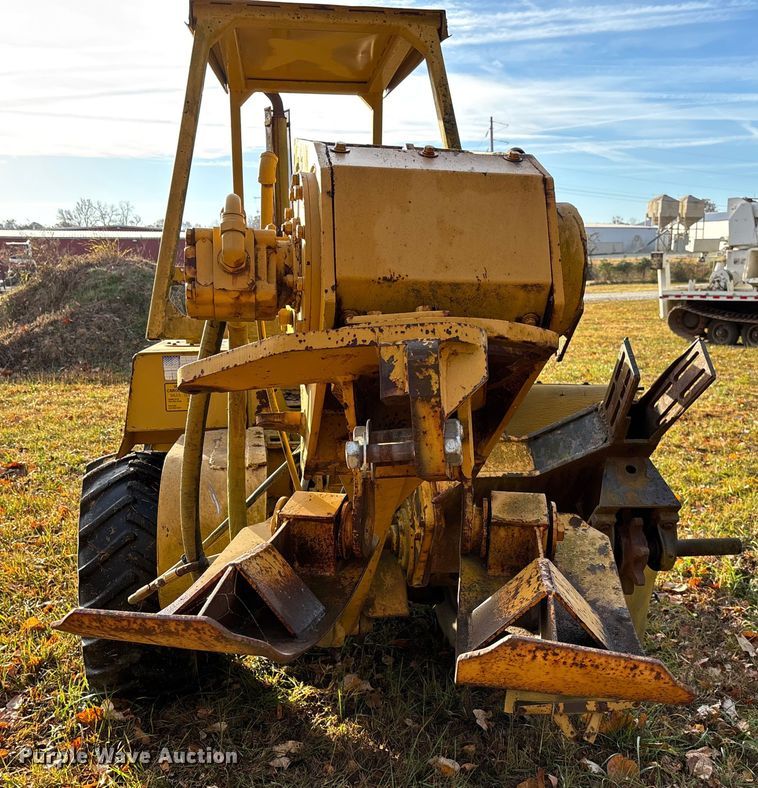 image for item EV3302 Vermeer V-450 vibratory cable plow