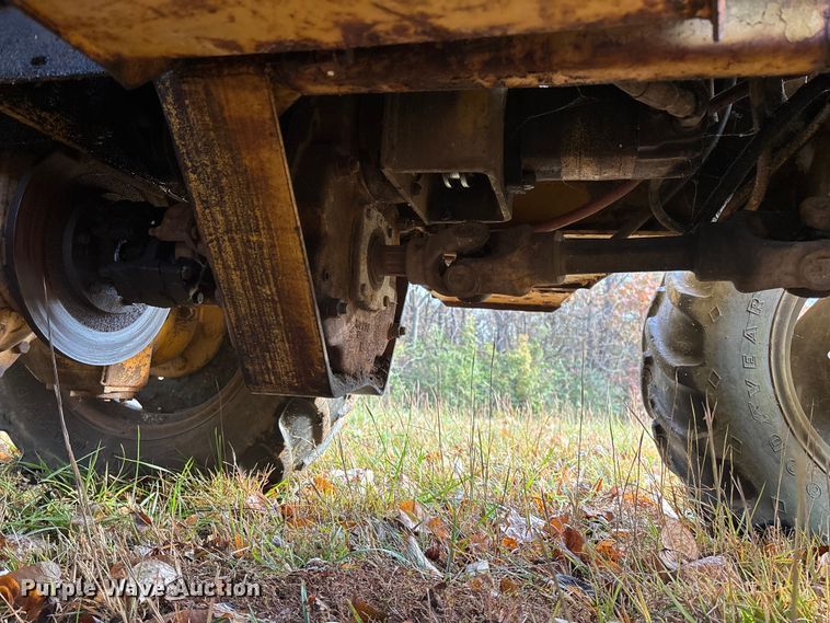 image for item EV3302 Vermeer V-450 vibratory cable plow