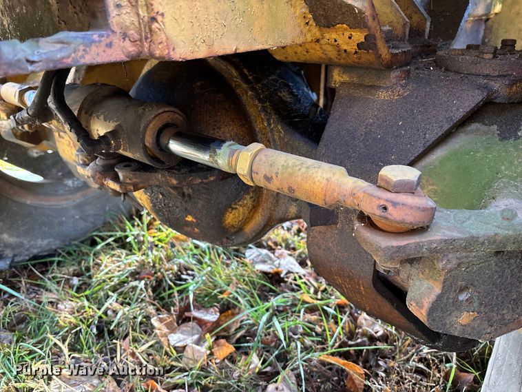 image for item EV3302 Vermeer V-450 vibratory cable plow