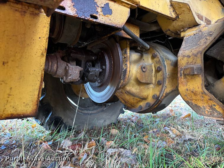 image for item EV3302 Vermeer V-450 vibratory cable plow