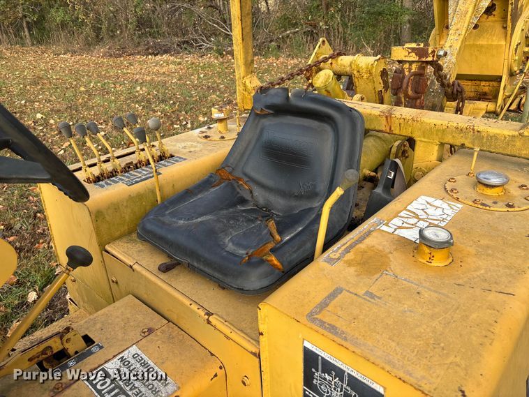 image for item EV3302 Vermeer V-450 vibratory cable plow