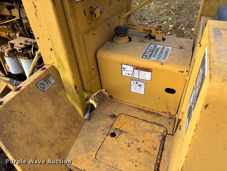 image for item EV3302 Vermeer V-450 vibratory cable plow