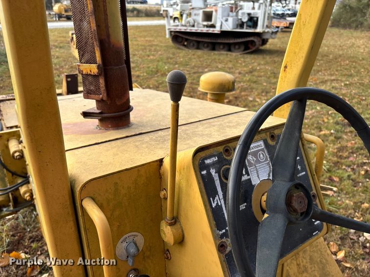 image for item EV3302 Vermeer V-450 vibratory cable plow