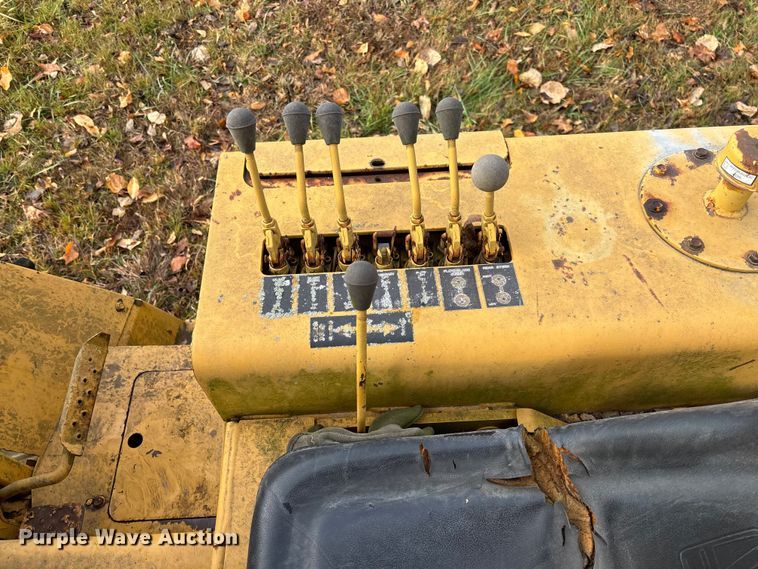 image for item EV3302 Vermeer V-450 vibratory cable plow