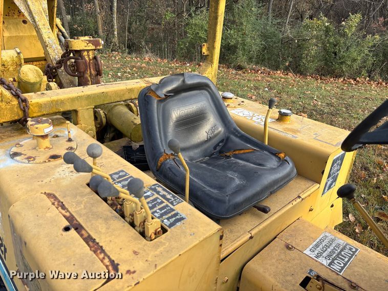 image for item EV3302 Vermeer V-450 vibratory cable plow