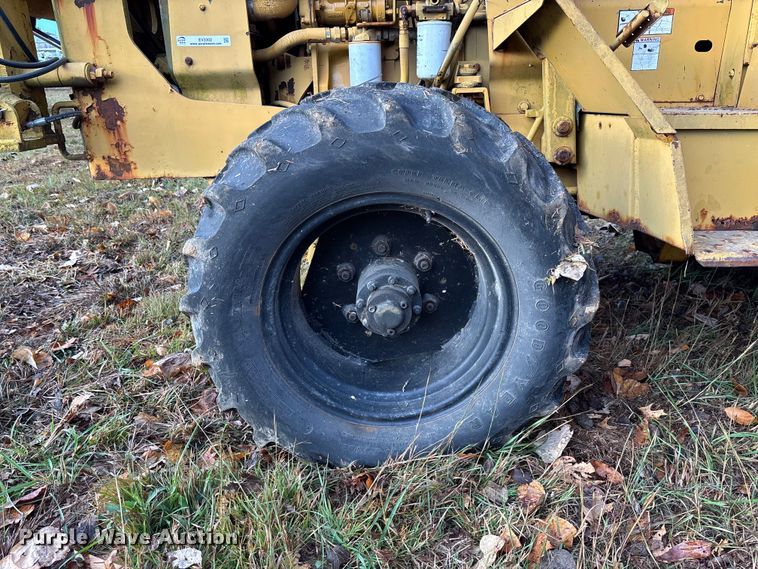 image for item EV3302 Vermeer V-450 vibratory cable plow