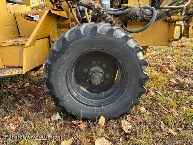 image for item EV3302 Vermeer V-450 vibratory cable plow