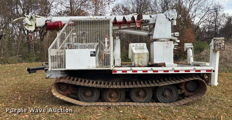 image for item EV3303 Track carrier with digger derrick