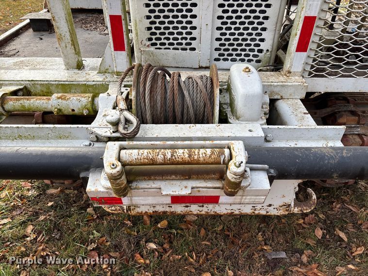 image for item EV3303 Track carrier with digger derrick