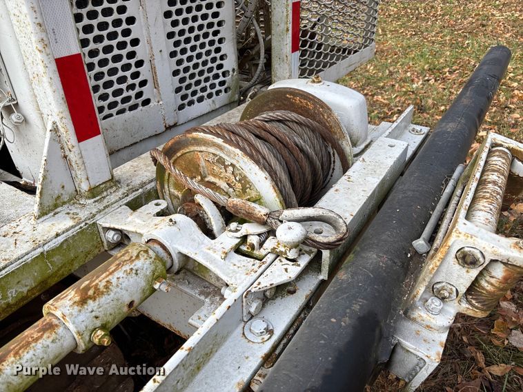 image for item EV3303 Track carrier with digger derrick